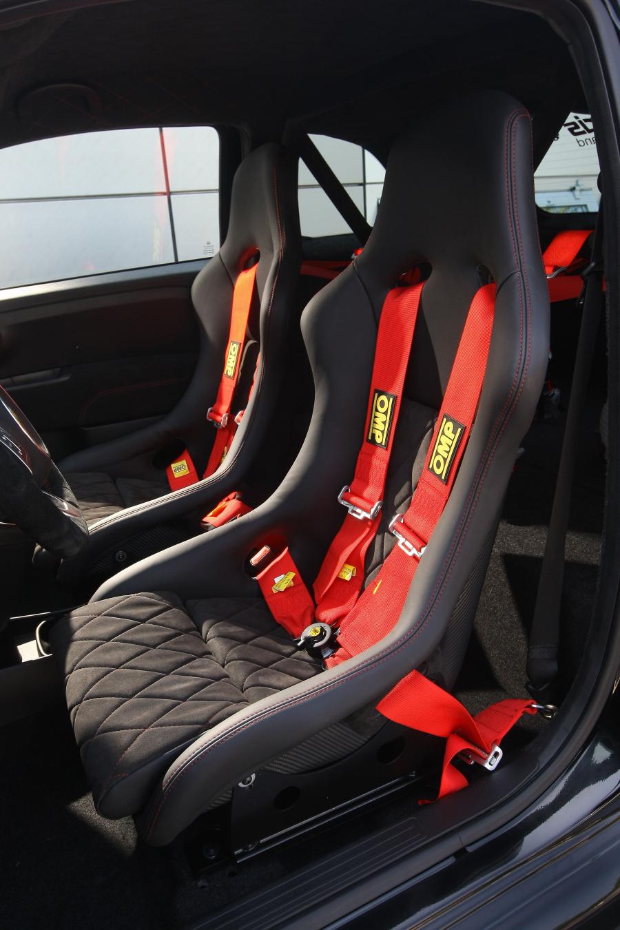 Интерьер Abarth 500 Cinquone Stradale by Romeo Ferraris 2011 года  (фото 4 из 41)
